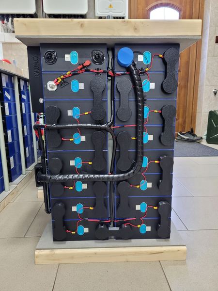 BK15K-RC — 48 V / 320 Ah, compression box