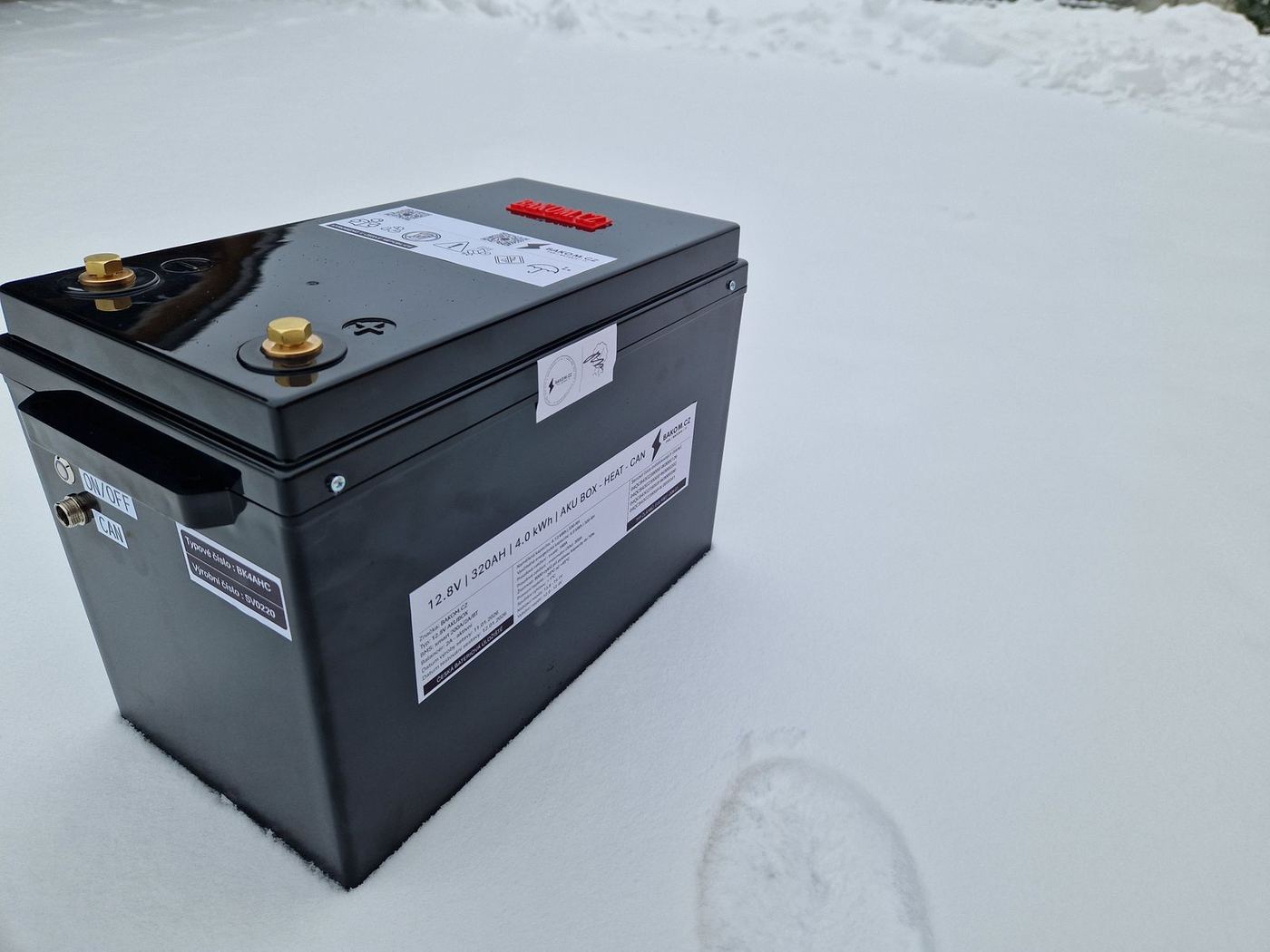 Heated HEAT CAN variant in the snow