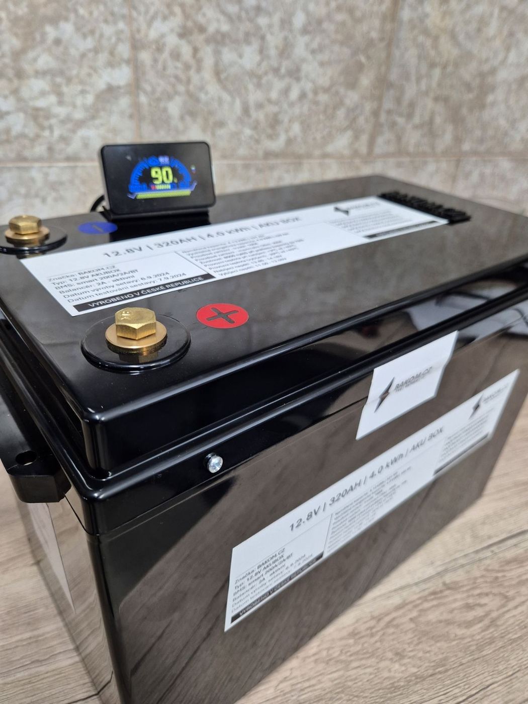 Variant with LCD display on the lid