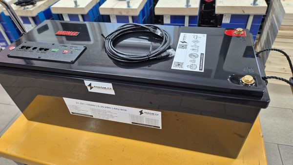 BK525A — 51.2 V / 105 Ah, AkuBox